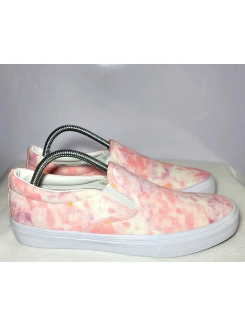 No Boundaries Women Size 10 Twin Gore slip ons.